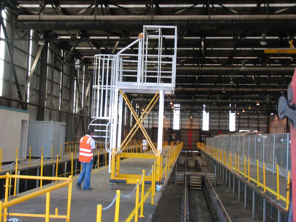 ALUMINIUM FLIPPING STAIR Special Designed Aluminium Work Platform for Train Maintenance with Hinged platform section
